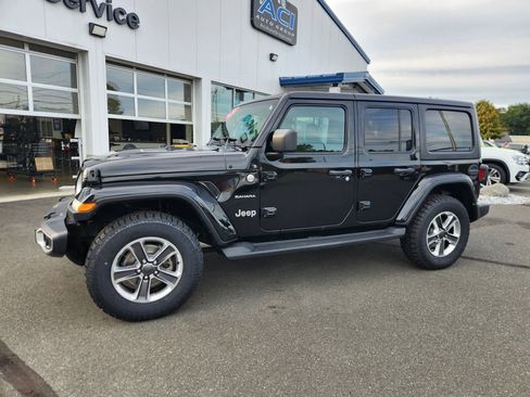 Used 2020 Jeep Wrangler Unlimited Sahara image 7