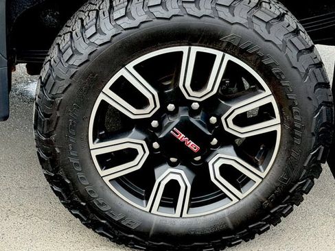 Used 2022 GMC Sierra 2500 AT4 AWD/4WD image 16