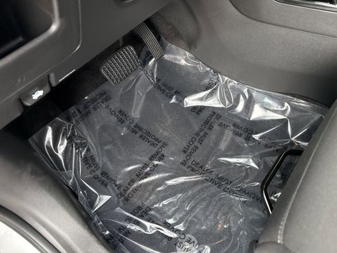 Used 2021 Chevrolet TrailBlazer LS FWD image 17