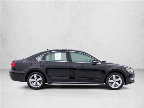 Used 2015 Volkswagen Passat 1.8T Wolfsburg Edition image 4