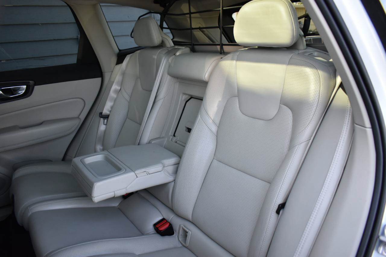 Used 2019 Volvo XC60 T8 Inscription w/ Advanced Package AWD/4WD image 27