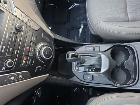 Used 2017 Hyundai Santa Fe Sport image 32