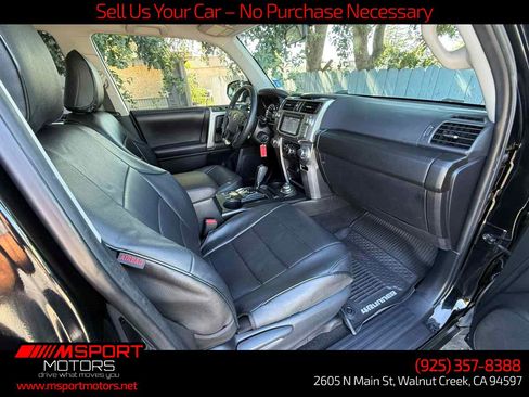 Used 2018 Toyota 4Runner SR5 AWD/4WD image 15