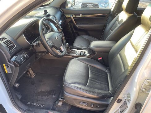 Used 2015 Kia Sorento SX image 11