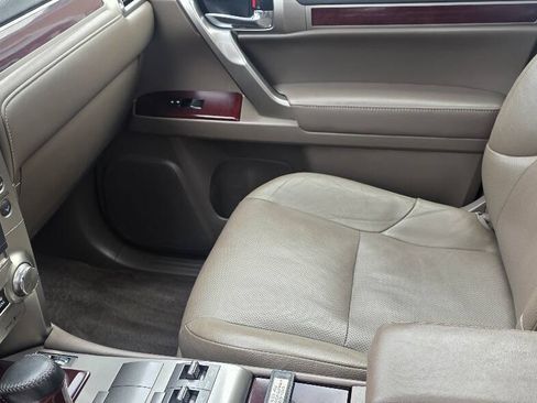 Used 2018 Lexus GX 460 Premium w/ Premium Package AWD/4WD image 14
