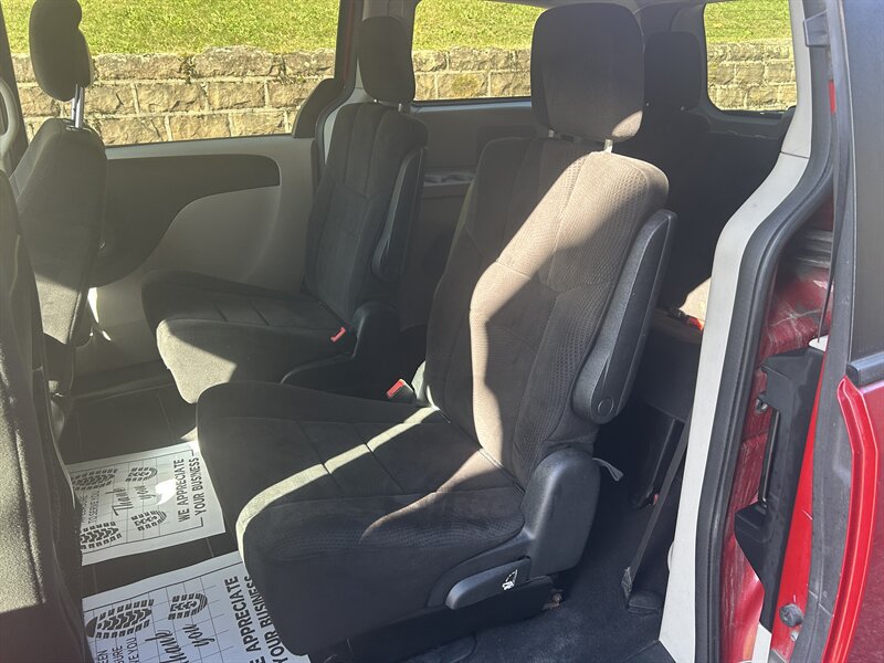 Used 2012 Dodge Grand Caravan SXT FWD image 9