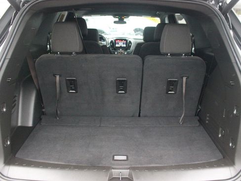 Used 2023 Chevrolet Traverse LT w/ LPO, Cargo Package AWD/4WD image 11