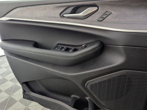 New 2025 Jeep Grand Cherokee Limited image 26