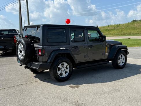 Used 2019 Jeep Wrangler Unlimited Sport S AWD/4WD image 4