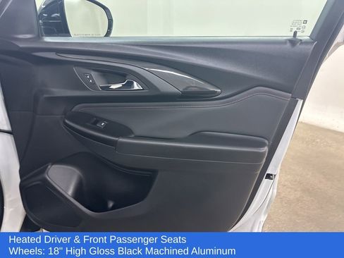 Used 2023 Chevrolet TrailBlazer RS image 19