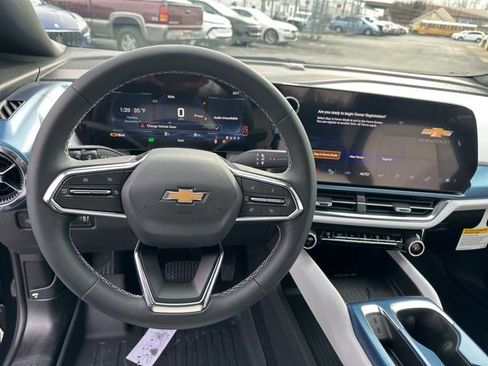 New 2026 Chevrolet Equinox EV LT AWD/4WD image 13