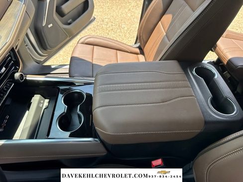 Used 2025 Chevrolet Suburban High Country w/ Sun And Tow Package AWD/4WD image 28