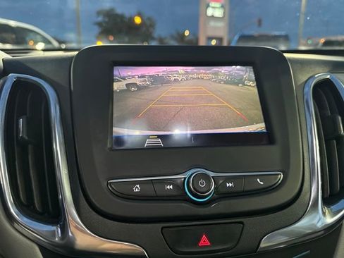 Used 2021 Chevrolet Equinox LS w/ LS Convenience Package image 19