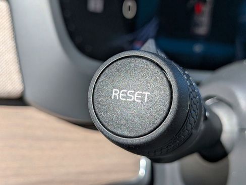 New 2026 Volvo XC90 B6 Plus w/ Protection Package Premier image 40