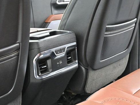 Used 2024 GMC Sierra 3500 Denali Ultimate AWD/4WD image 31