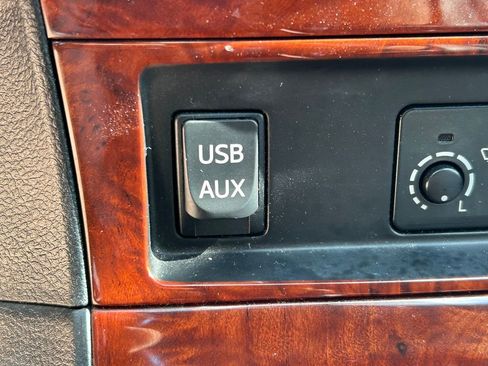 Used 2013 Toyota Highlander Limited image 32