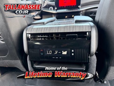Used 2024 Jeep Wagoneer Series II w/ Flexible Seating Group RWD image 28