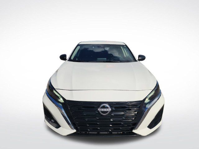 Used 2025 Nissan Altima 2.5 SV FWD image 8