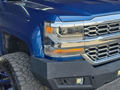 Used 2018 Chevrolet Silverado 1500 LT w/ LT Eassist Package AWD/4WD image 24