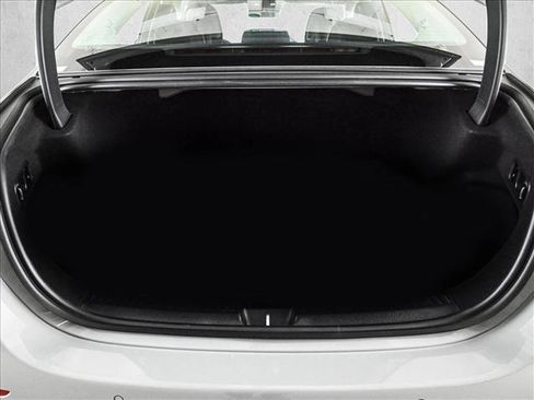 New 2026 Mercedes-Benz E 350 4MATIC Sedan image 6