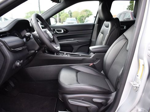 New 2026 Jeep Compass Latitude AWD/4WD image 10
