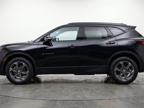 Used 2025 Chevrolet Blazer LT FWD image 5