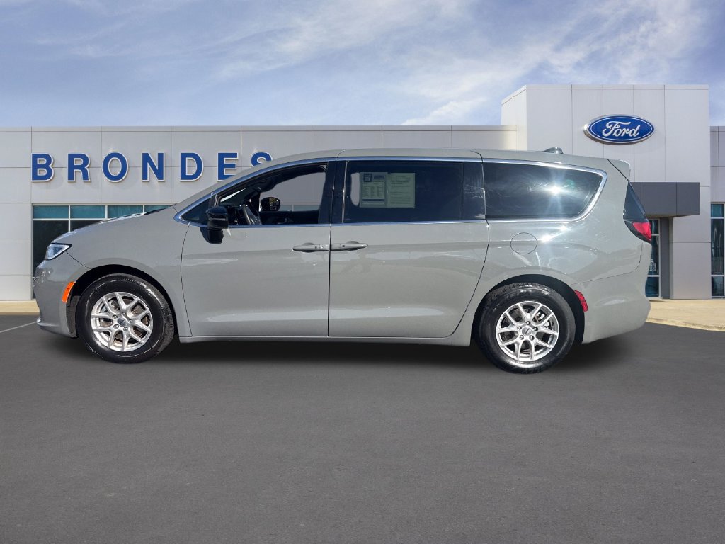 Used 2025 Chrysler Pacifica Select FWD 360° Tour