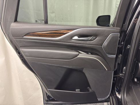 Used 2021 Cadillac Escalade Premium Luxury image 29