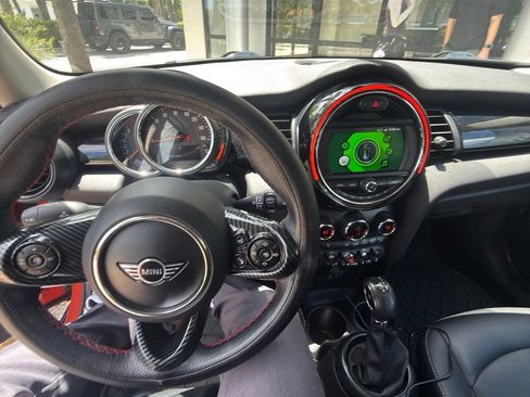 Used 2019 MINI Cooper 4-Door Hardtop FWD image 3