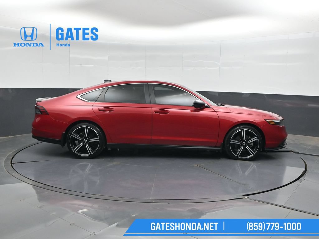 Used 2023 Honda Accord Sport image 3