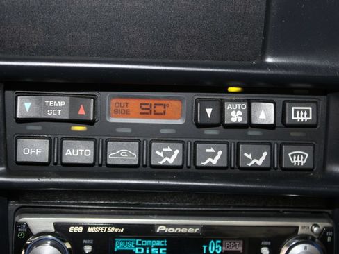 Used 1994 Chevrolet Corvette Coupe RWD image 32