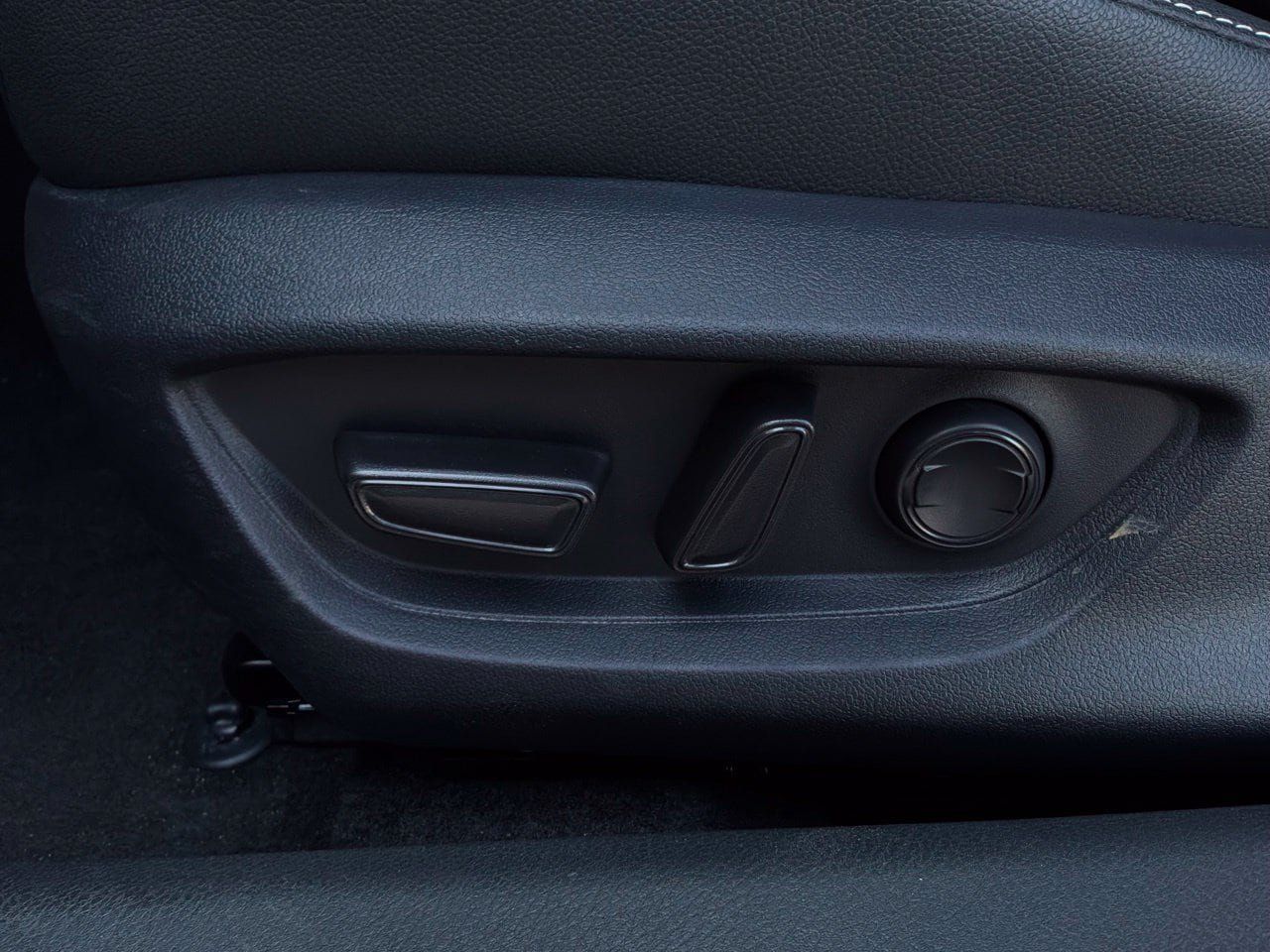 Used 2026 Toyota Camry SE FWD image 11