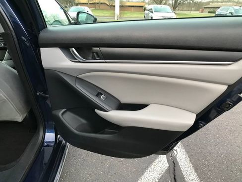 Used 2019 Honda Accord EX image 29