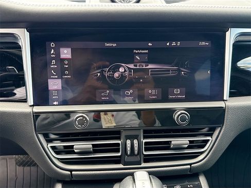 Used 2022 Porsche Macan S w/ Premium Package Plus image 16