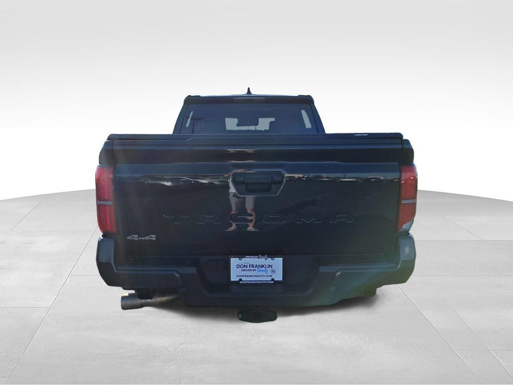 Used 2025 Toyota Tacoma SR5 AWD/4WD image 4