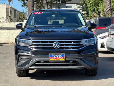 Used 2024 Volkswagen Tiguan SE AWD/4WD image 9