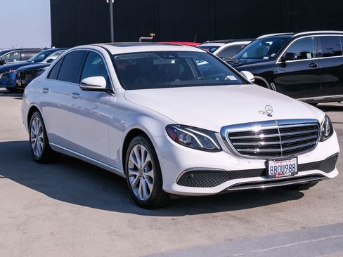 Used 2018 Mercedes-Benz E 300 image 3