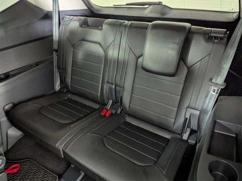 Used 2019 Volkswagen Atlas SEL Premium image 18