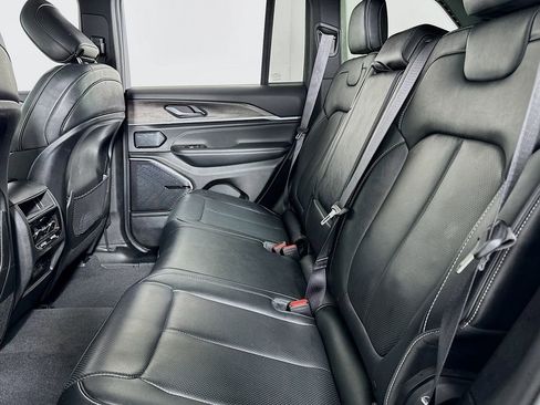 Used 2022 Jeep Grand Cherokee Overland w/ MOPAR Finishing Package image 14