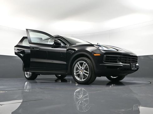 Certified 2023 Porsche Cayenne image 38