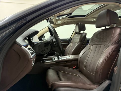 Used 2020 BMW 750i xDrive image 25