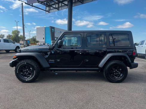 Used 2024 Jeep Wrangler Unlimited Rubicon 4xe image 3