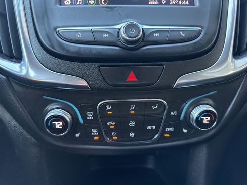 Used 2021 Chevrolet Equinox LT image 23