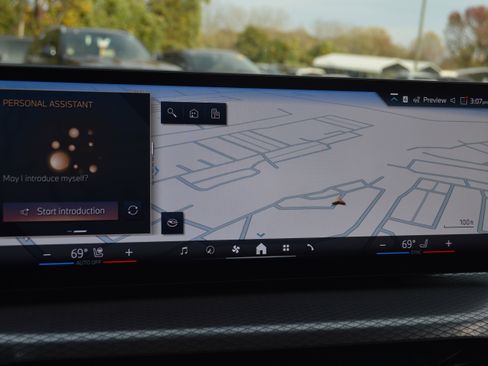 Used 2025 BMW 330i xDrive Sedan w/ Convenience Package image 17