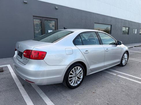 Used 2011 Volkswagen Jetta SEL FWD image 10