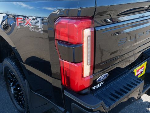 Used 2025 Ford F350 Platinum image 19