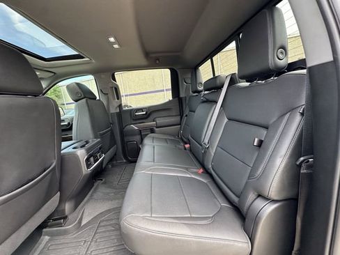 Used 2022 GMC Sierra 1500 SLT AWD/4WD image 32