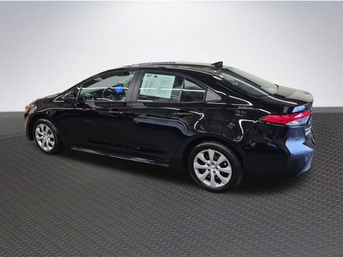 Used 2026 Toyota Corolla LE FWD image 5