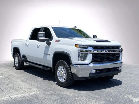 Used 2021 Chevrolet Silverado 2500 LT w/ Convenience Package AWD/4WD image 2