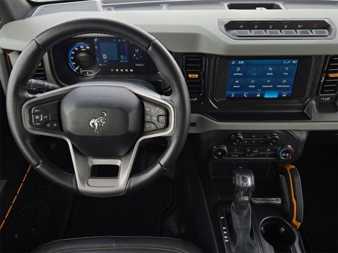 Used 2022 Ford Bronco Badlands w/ Sasquatch Package image 10